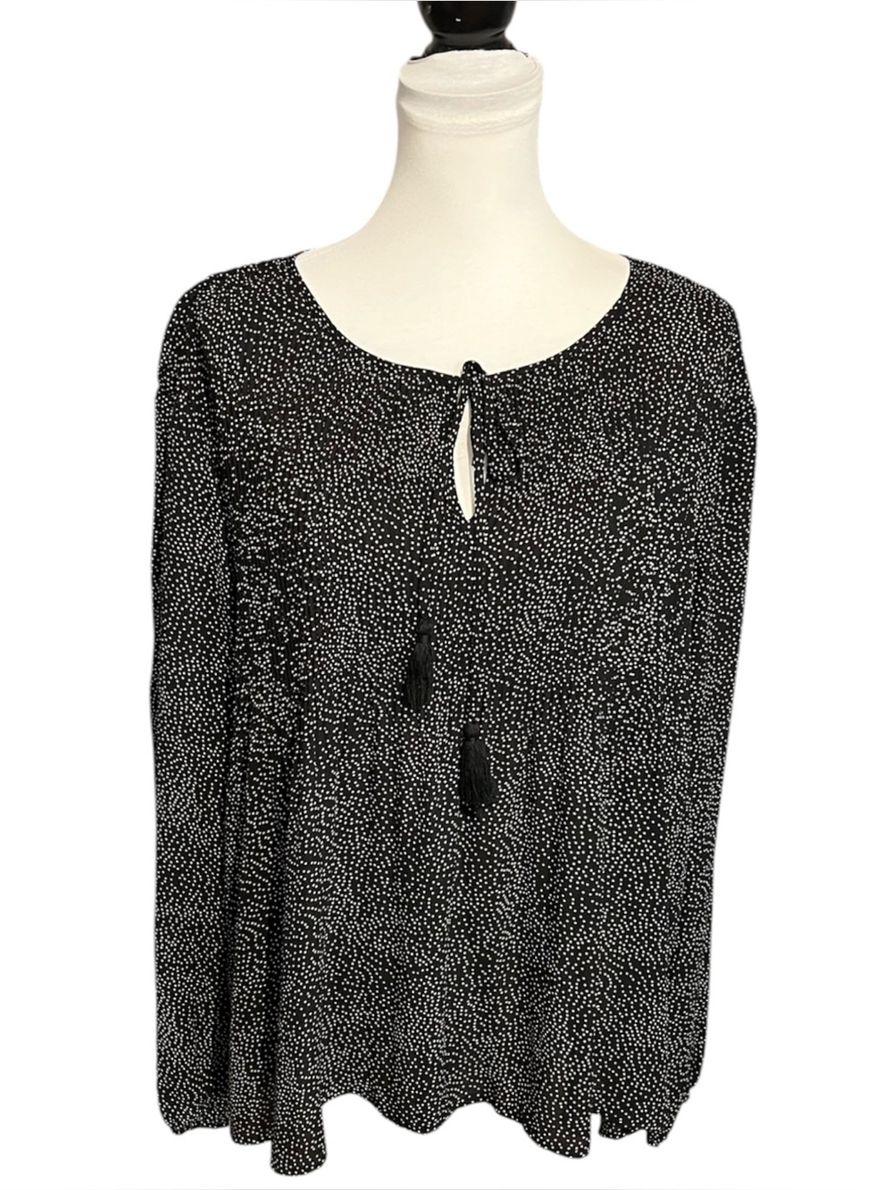 DR2 Daniel Rainn Blouse Size XL Black & White Dainty Polka Dot Keyhole Tassle